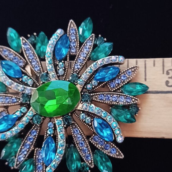 Gorgeous Blue/Green Rhinestone Brooch - Picture 4 of 4